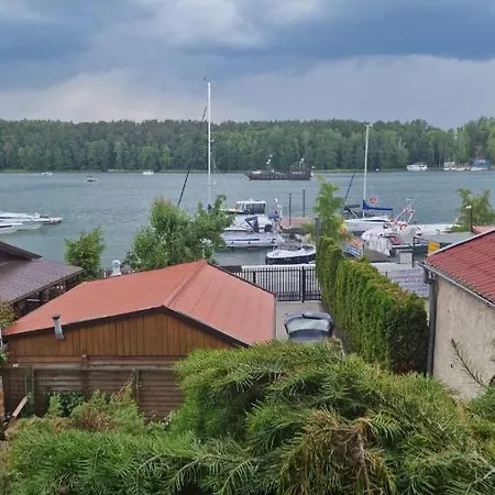 Z Tarasem Na Jezioro, Privat bolig *