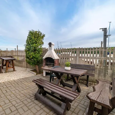 Z Tarasem Na Jezioro, Homestay *